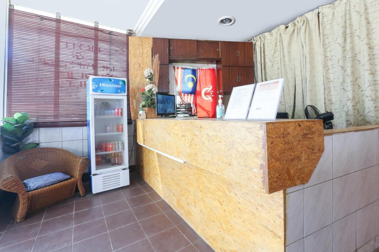Oyo 90321 Hotel Bajet Sri Manal タナ・メラ エクステリア 写真