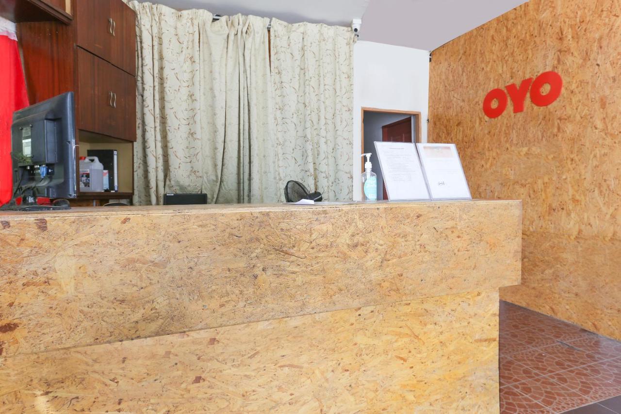 Oyo 90321 Hotel Bajet Sri Manal タナ・メラ エクステリア 写真