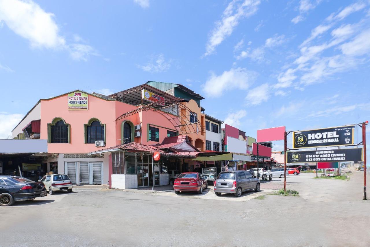 Oyo 90321 Hotel Bajet Sri Manal タナ・メラ エクステリア 写真