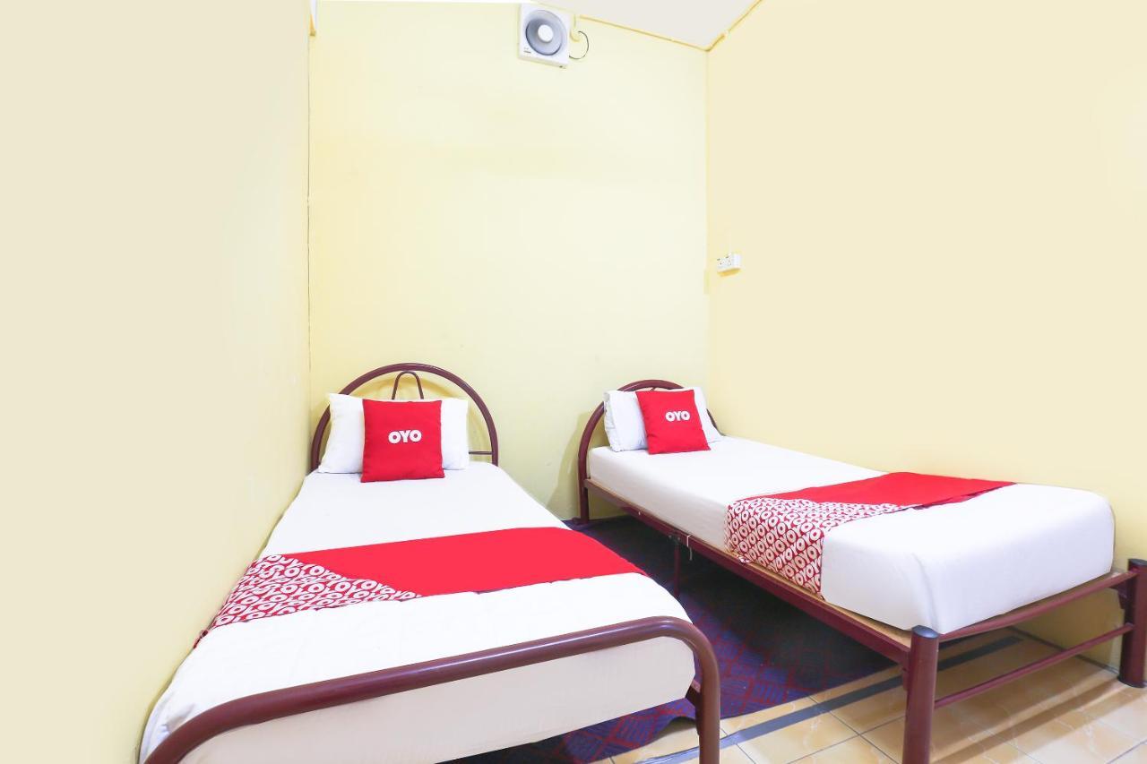 Oyo 90321 Hotel Bajet Sri Manal タナ・メラ エクステリア 写真