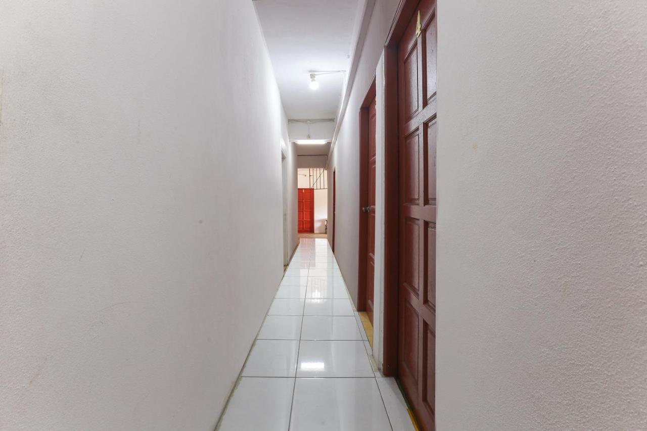 Oyo 90321 Hotel Bajet Sri Manal タナ・メラ エクステリア 写真