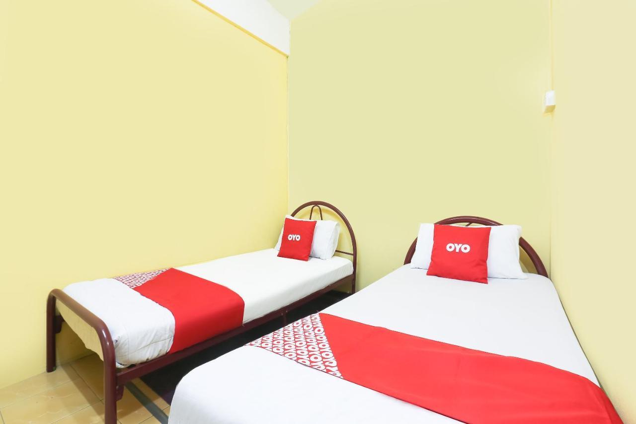 Oyo 90321 Hotel Bajet Sri Manal タナ・メラ エクステリア 写真